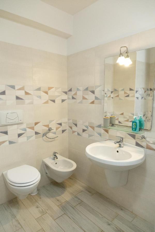 Maris Apartments & Bedrooms アルゲーロ エクステリア 写真