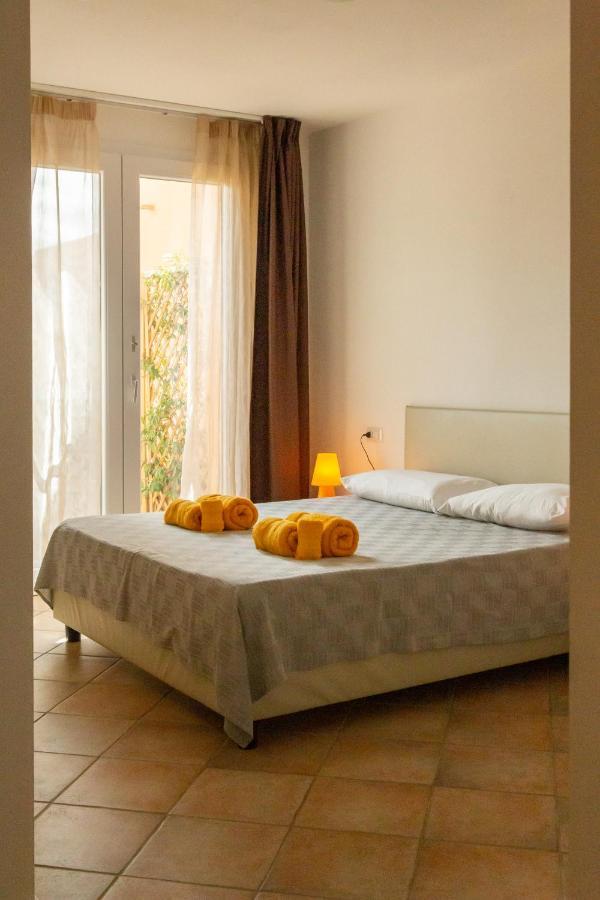 Maris Apartments & Bedrooms アルゲーロ エクステリア 写真