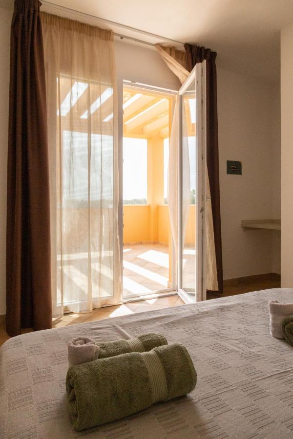 Maris Apartments & Bedrooms アルゲーロ エクステリア 写真