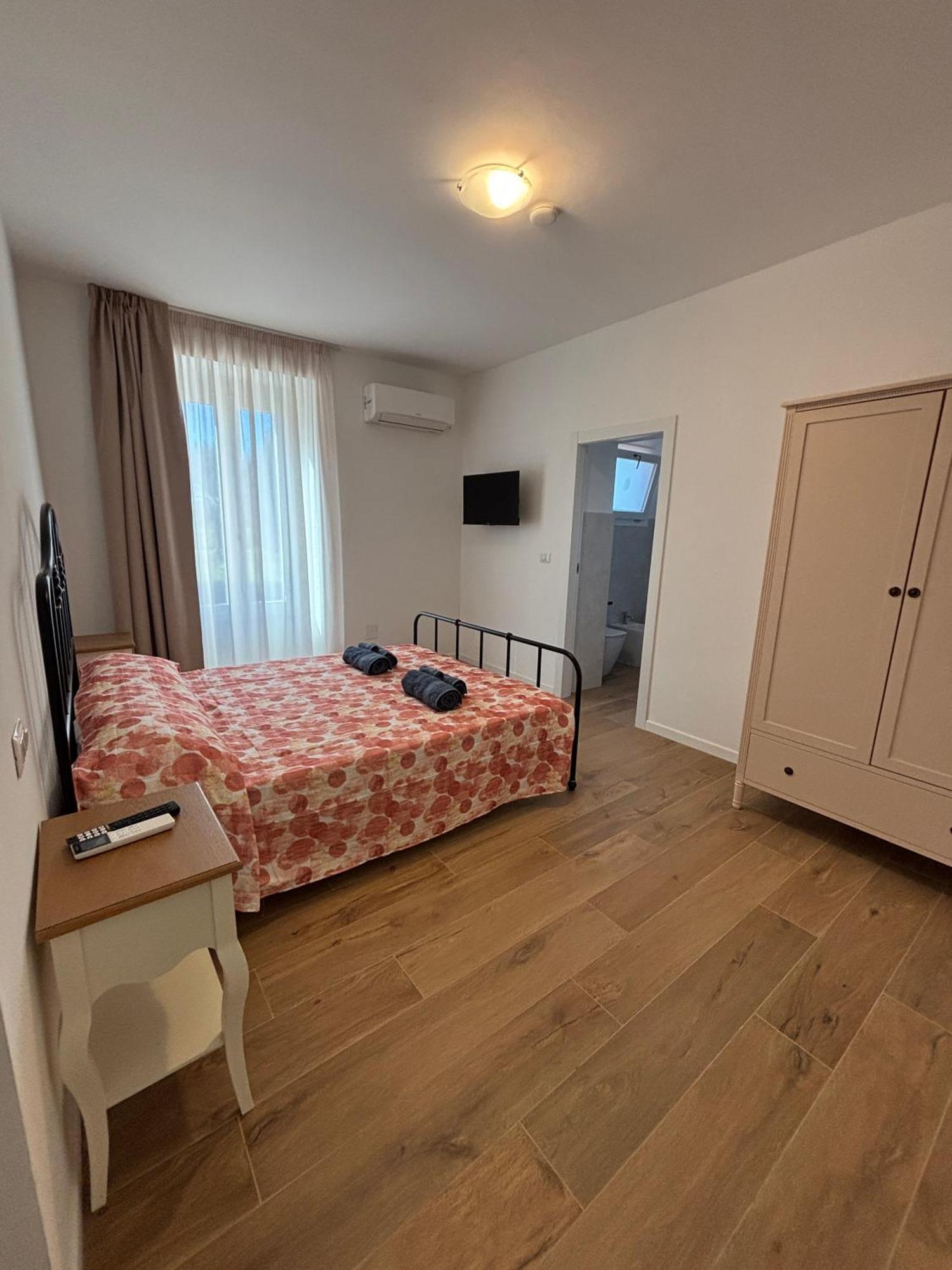 Maris Apartments & Bedrooms アルゲーロ エクステリア 写真
