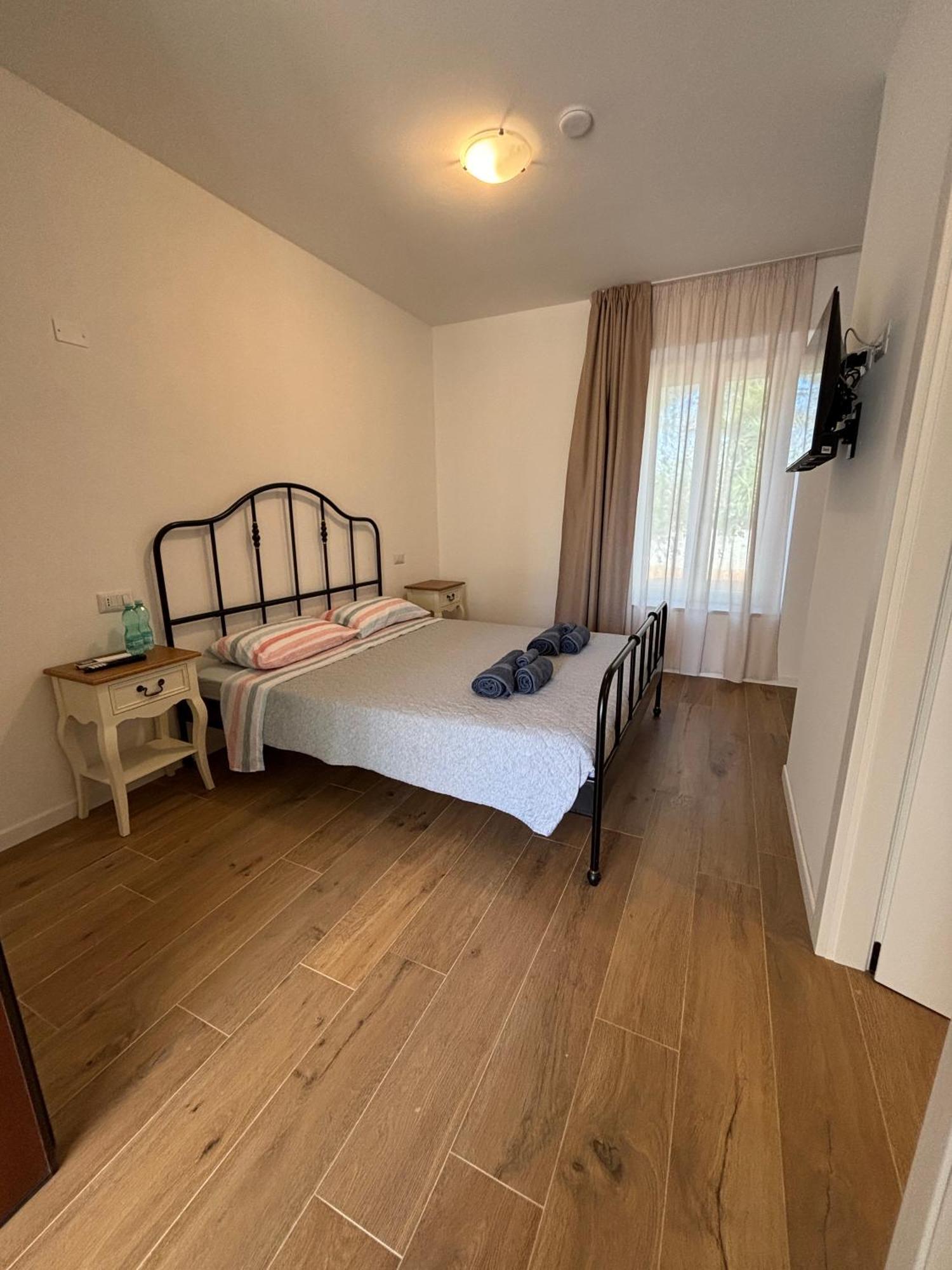 Maris Apartments & Bedrooms アルゲーロ エクステリア 写真