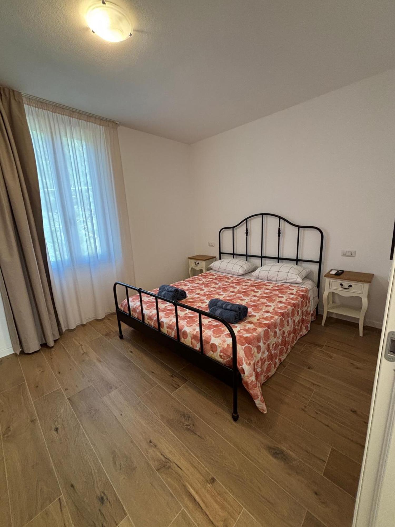 Maris Apartments & Bedrooms アルゲーロ エクステリア 写真
